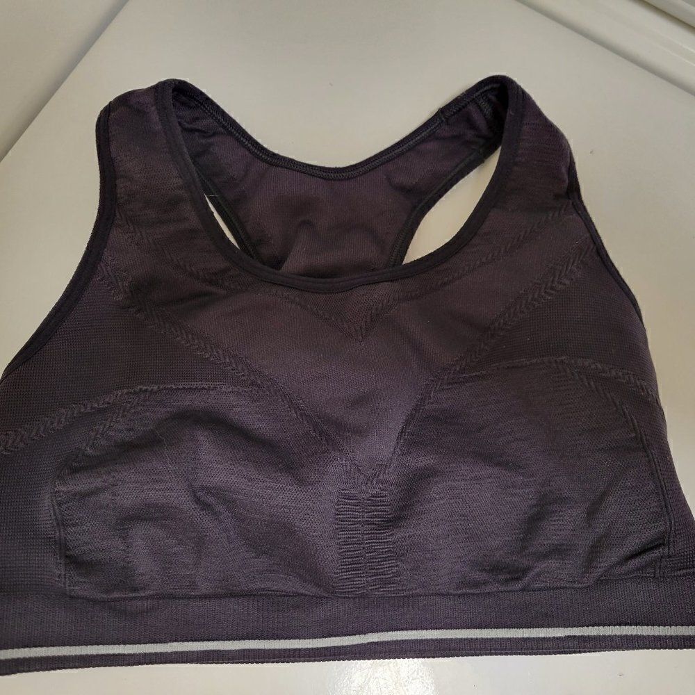 NB Sports Bra size M‎